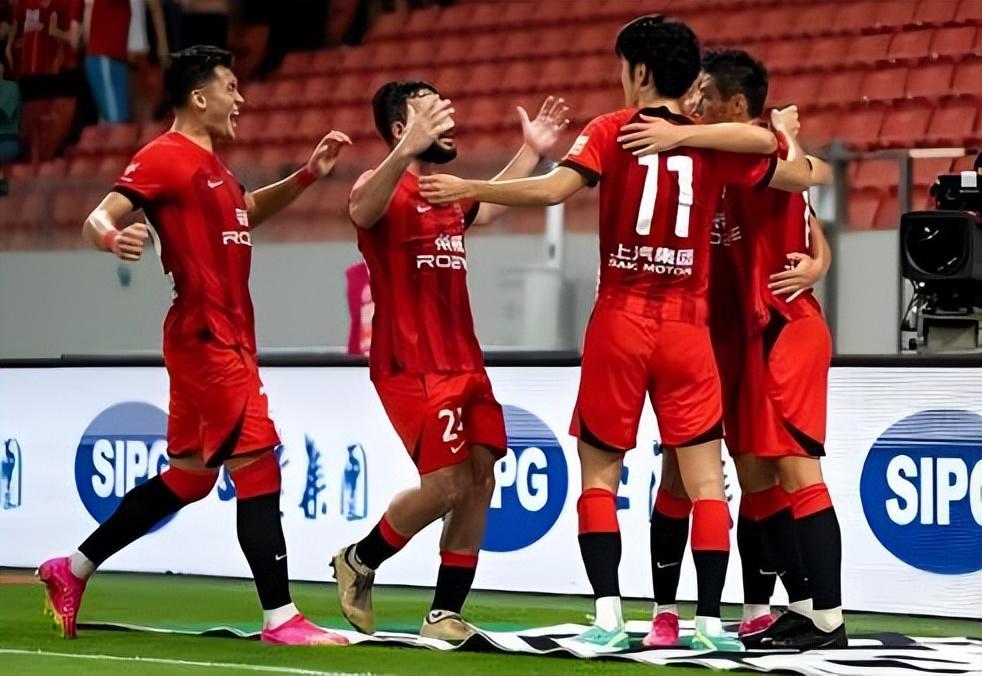 app下载-意外！宿茂臻和韩鹏都没正眼瞧过的鲁能球员，如今却来到上港冬训